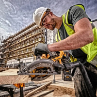 Дисковая (циркулярная) пила DeWalt DCS577N