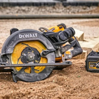 Дисковая (циркулярная) пила DeWalt DCS577N