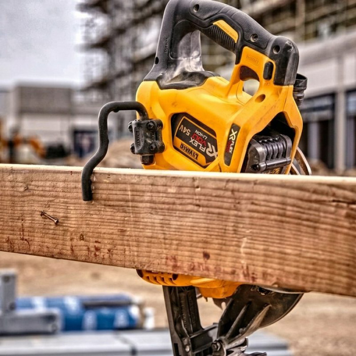 Дисковая (циркулярная) пила DeWalt DCS577N