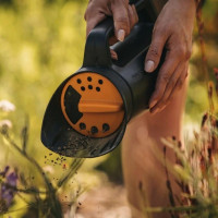 Разбрасыватель-сеялка Fiskars Solid 1057076