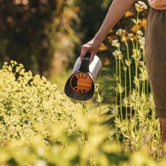 Разбрасыватель-сеялка Fiskars Solid 1057076