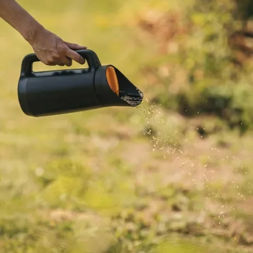 Разбрасыватель-сеялка Fiskars Solid 1057076