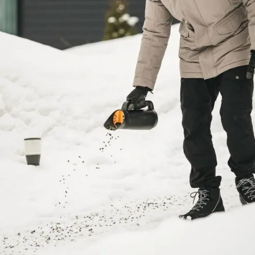 Разбрасыватель-сеялка Fiskars Solid 1057076